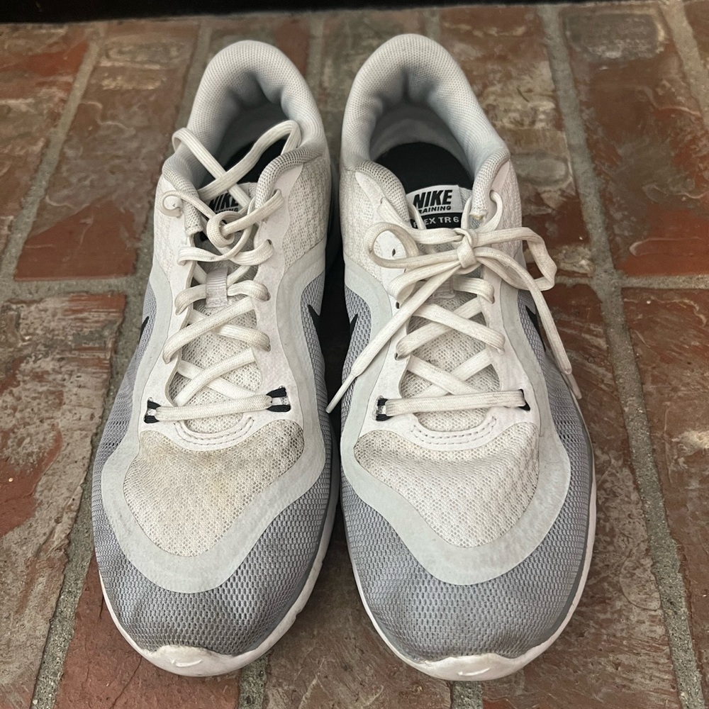 Nike Flex Trail 6’s White and Gray Athletic Running Sneakers